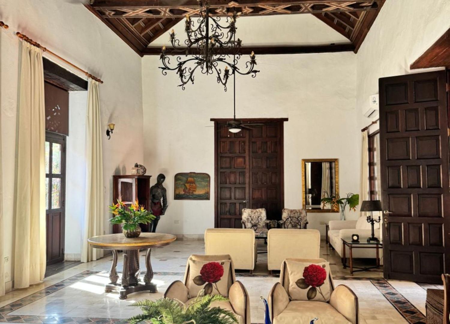 Casa Estrella Colonial Mansion