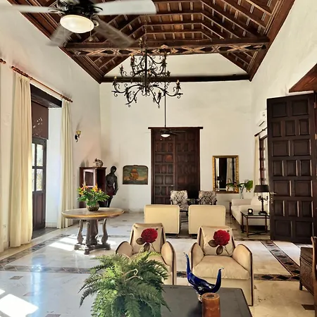 Casa Estrella Colonial Mansion